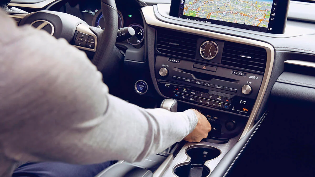Vệ sinh nội thất xe Lexus