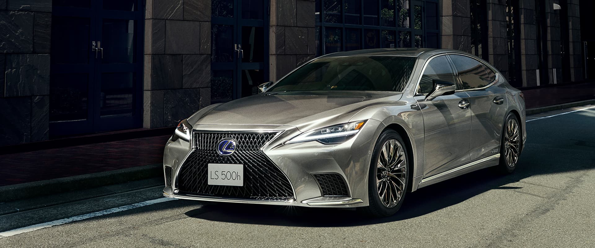 Đuôi xe Lexus LS