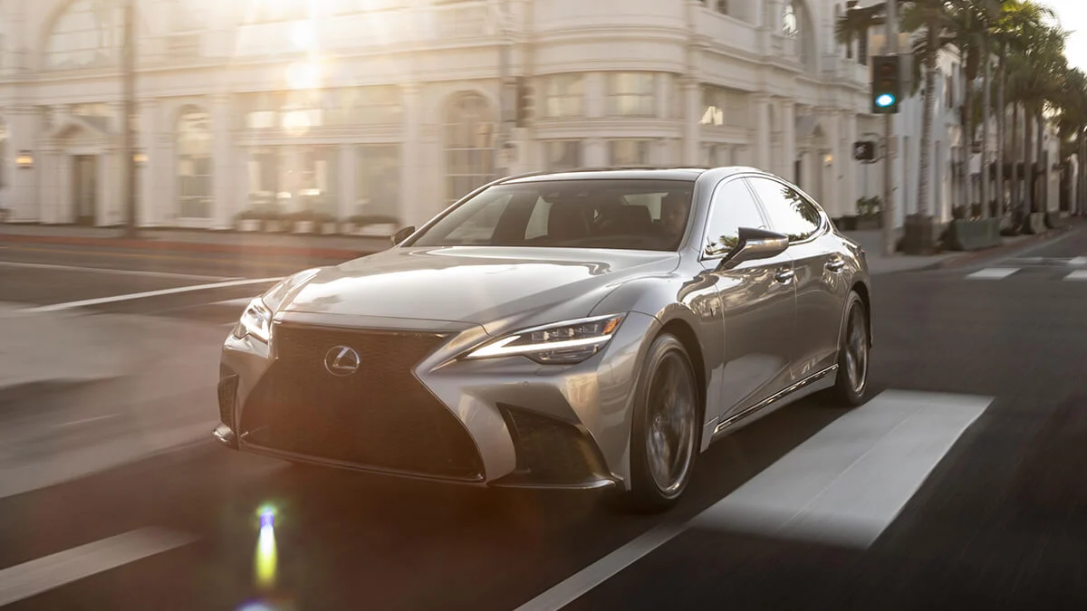 Ngoại thất Lexus LS